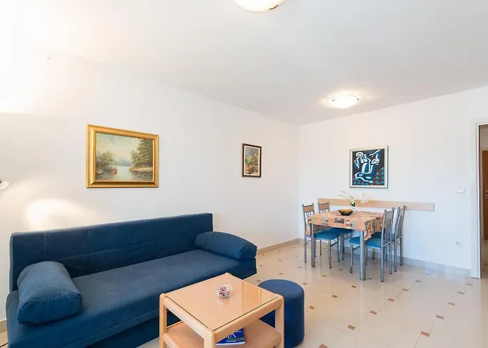 Apartment By The Sea - 18603 Vir