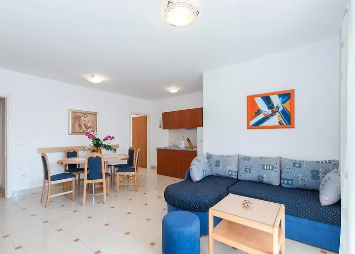 Apartment By The Sea - 18603 *