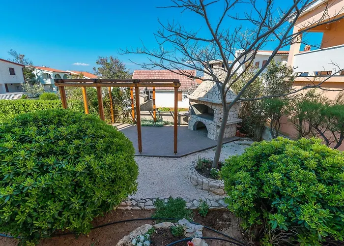 Appartement By The Sea - 18603 Vir