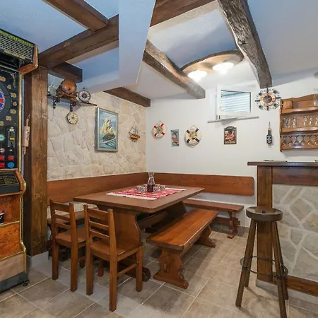 Apartman By The Sea - 18603 Vir