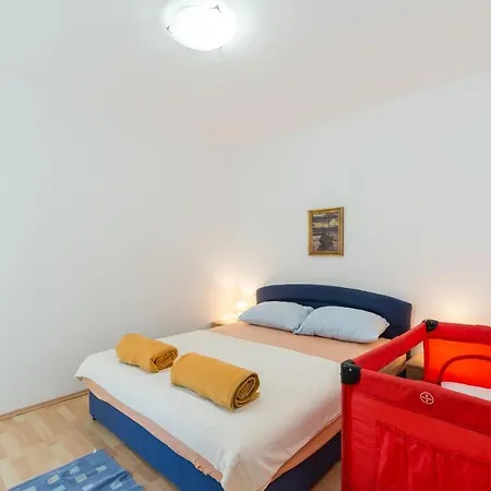 Apartman By The Sea - 18603 Vir