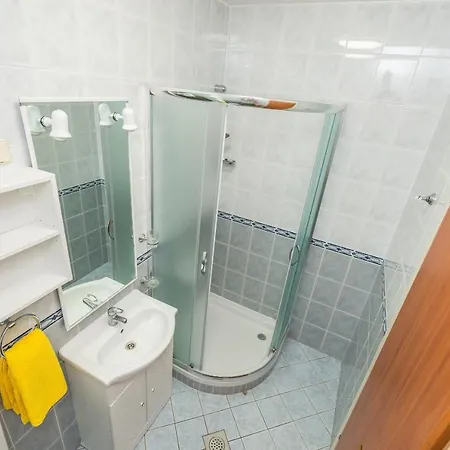 Apartman By The Sea - 18603 Vir