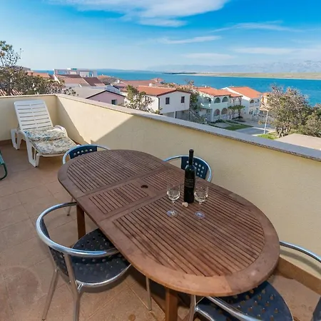 By The Sea - 18603 Apartman *