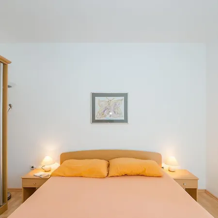 Apartman By The Sea - 18603 Vir