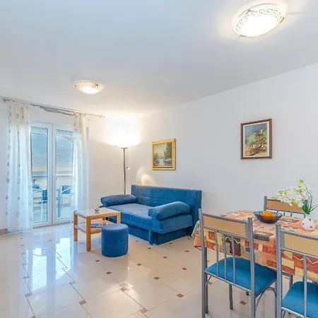 Apartment By The Sea - 18603 Vir