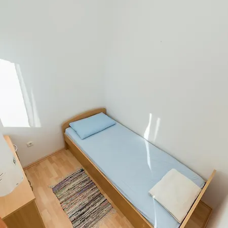 Apartman By The Sea - 18603 *