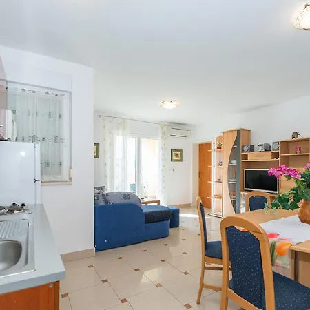 Apartment By The Sea - 18603 *