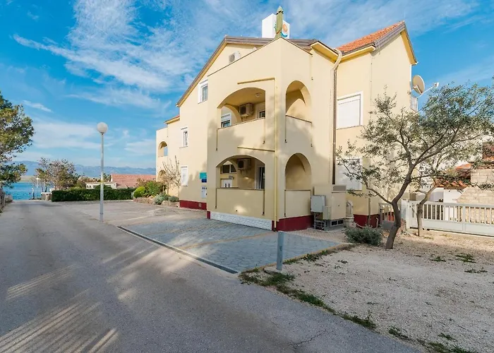 Apartman By The Sea - 18603 *